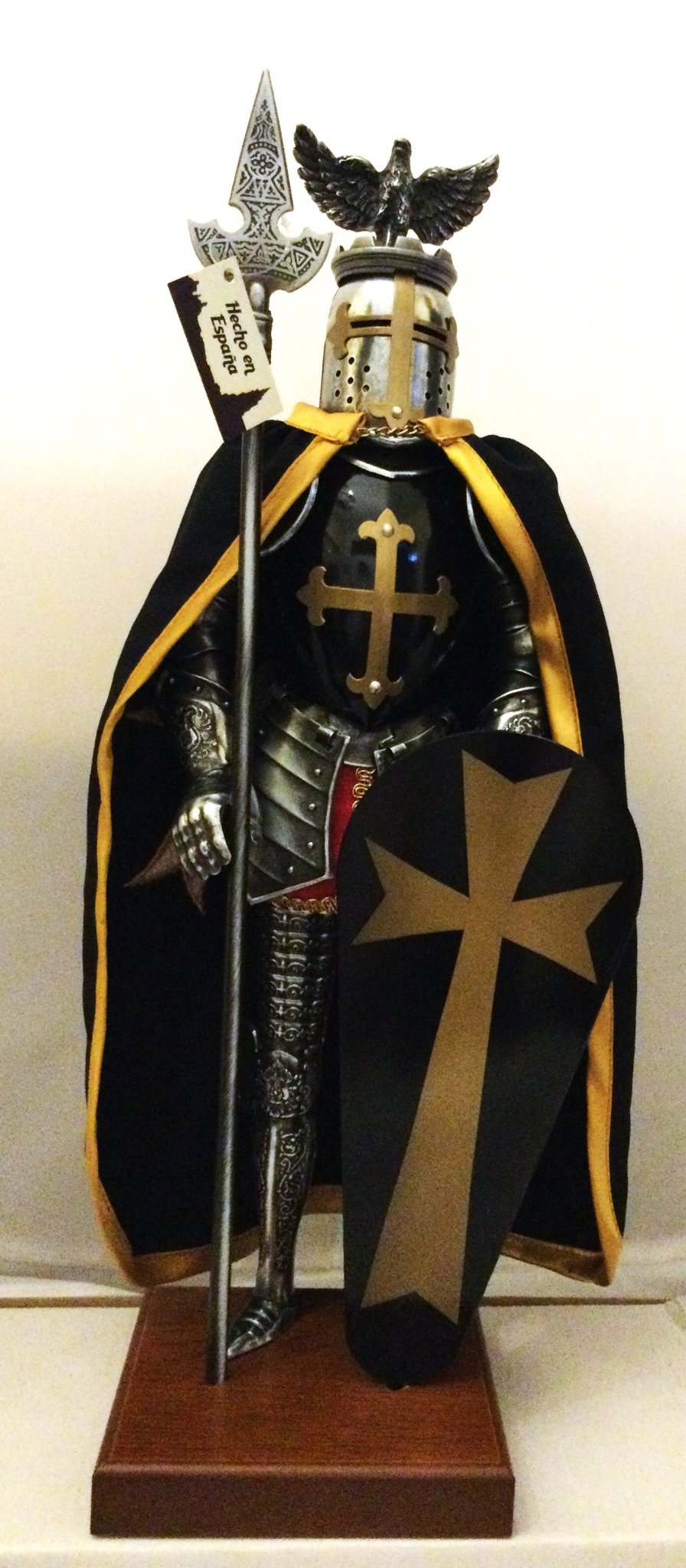 Figura Guerrero Hospitalario Capa